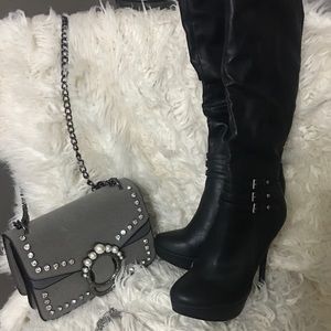 Black y’all women boots size 8